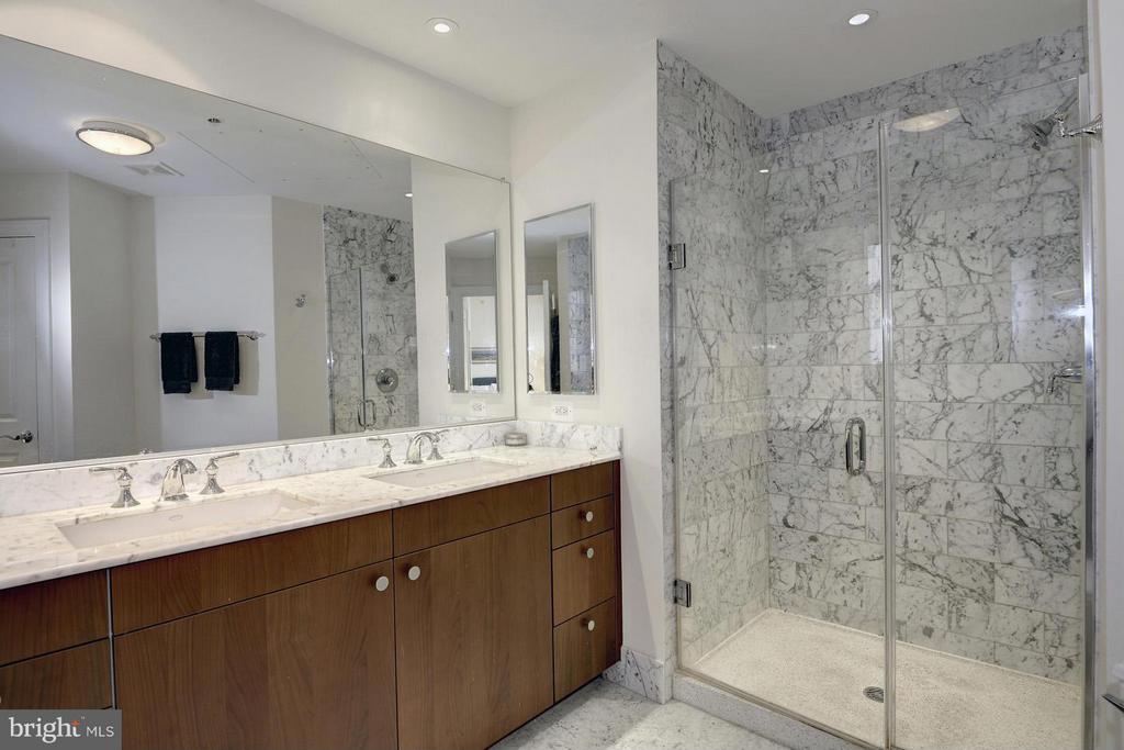 2425 L ST NW #415