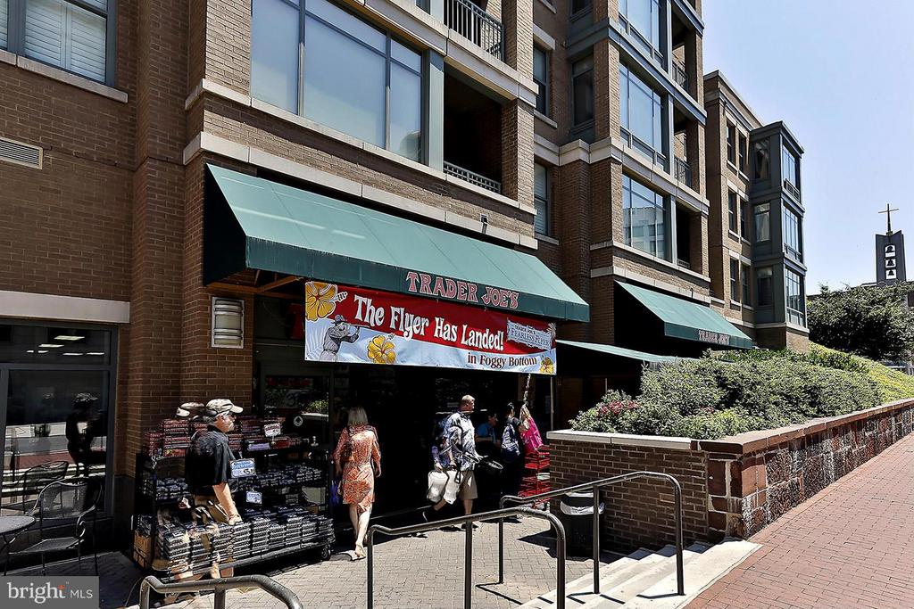 2425 L ST NW #415