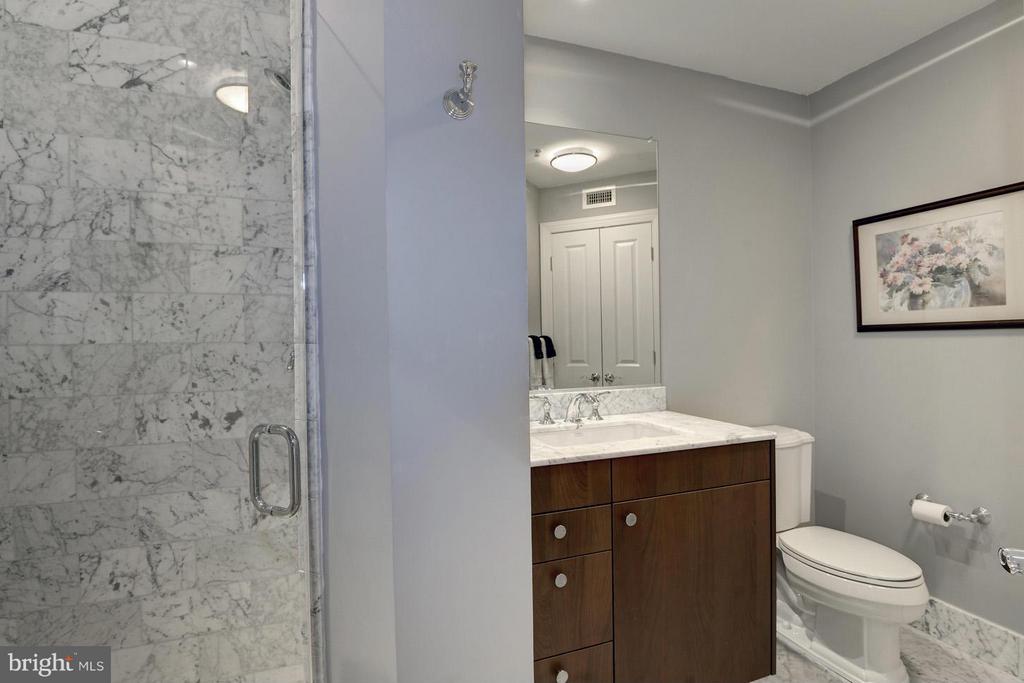 2425 L ST NW #415