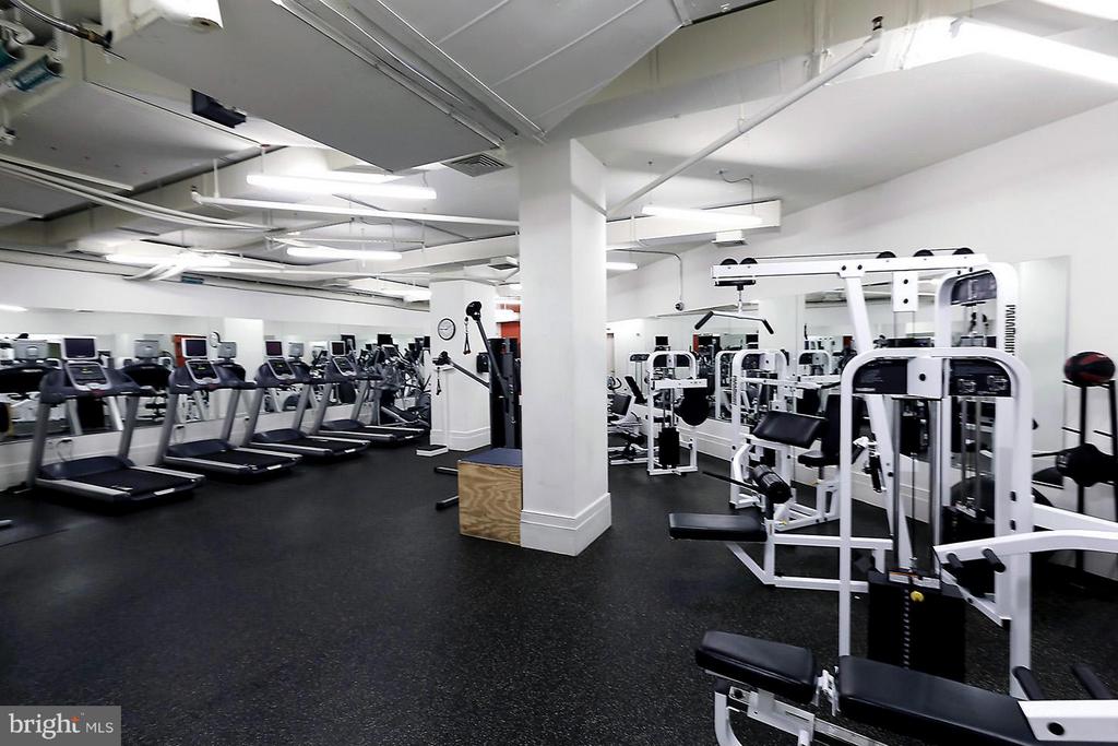 2425 L ST NW #415