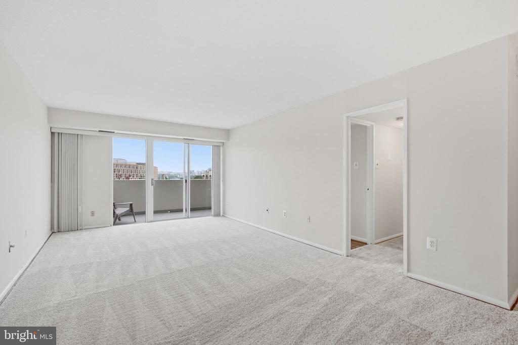 700 7TH STREET SW Unit: 717