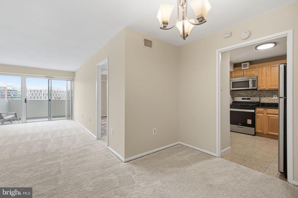 700 7TH STREET SW Unit: 717