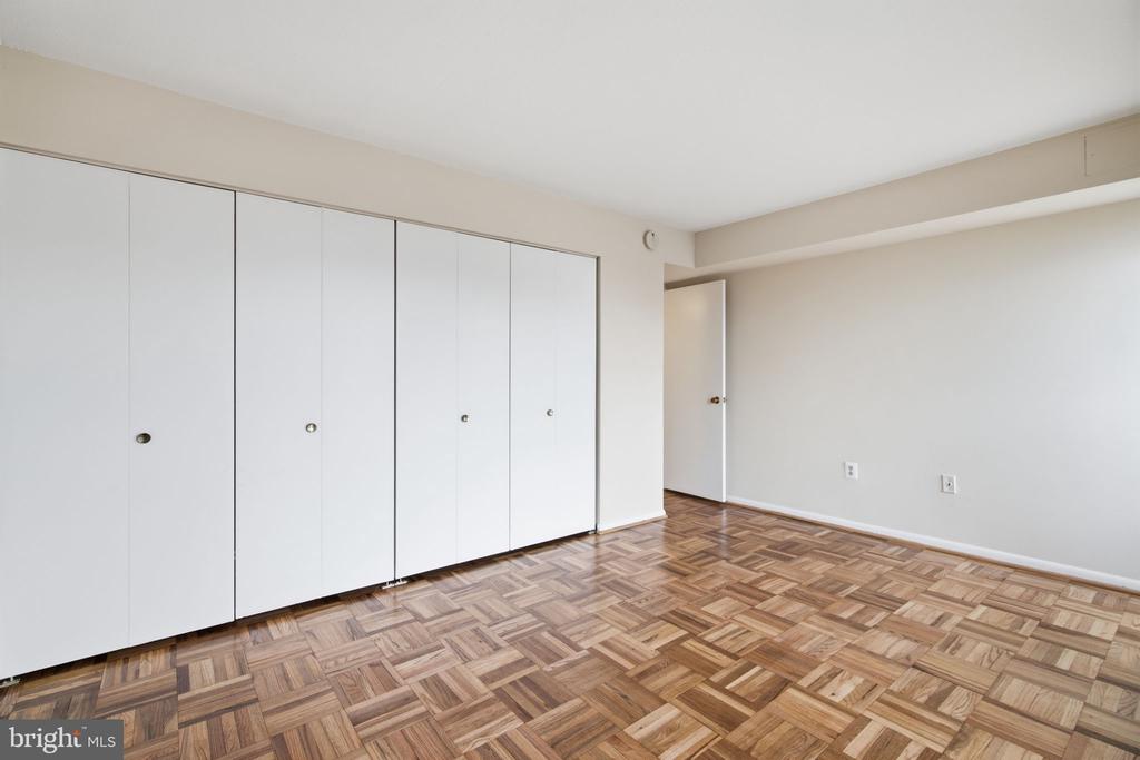 700 7TH STREET SW Unit: 717