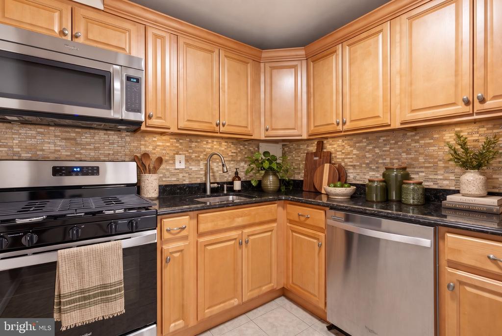 700 7TH STREET SW Unit: 717