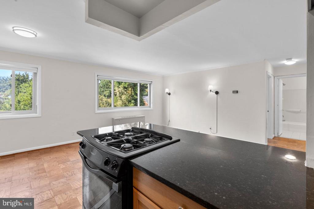 4570 MACARTHUR BOULEVARD NW Unit: 107