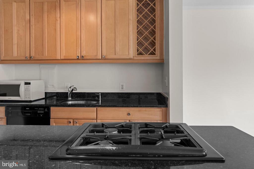 4570 MACARTHUR BOULEVARD NW Unit: 107