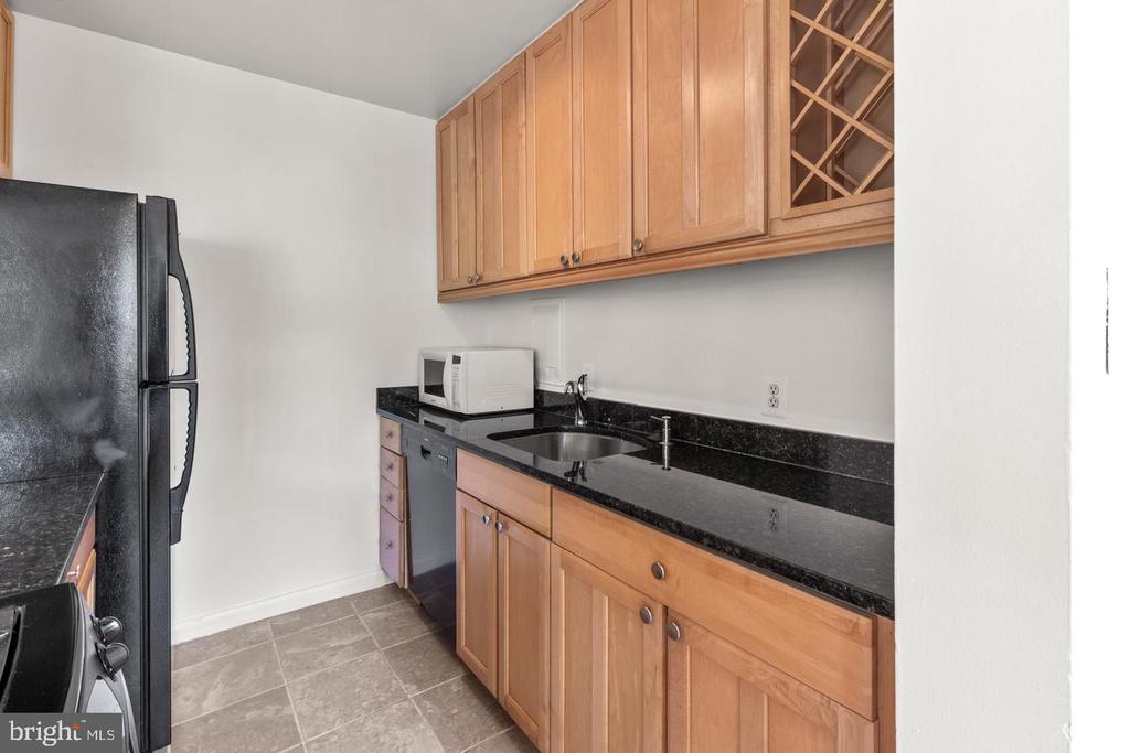 4570 MACARTHUR BOULEVARD NW Unit: 107