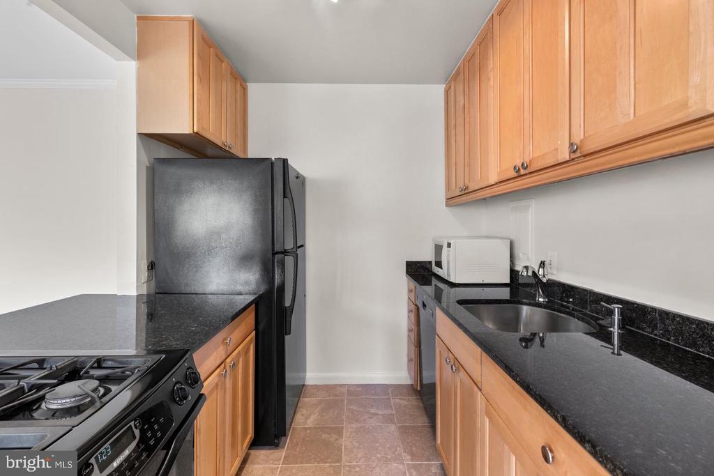 4570 MACARTHUR BOULEVARD NW Unit: 107