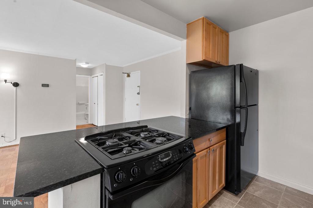 4570 MACARTHUR BOULEVARD NW Unit: 107