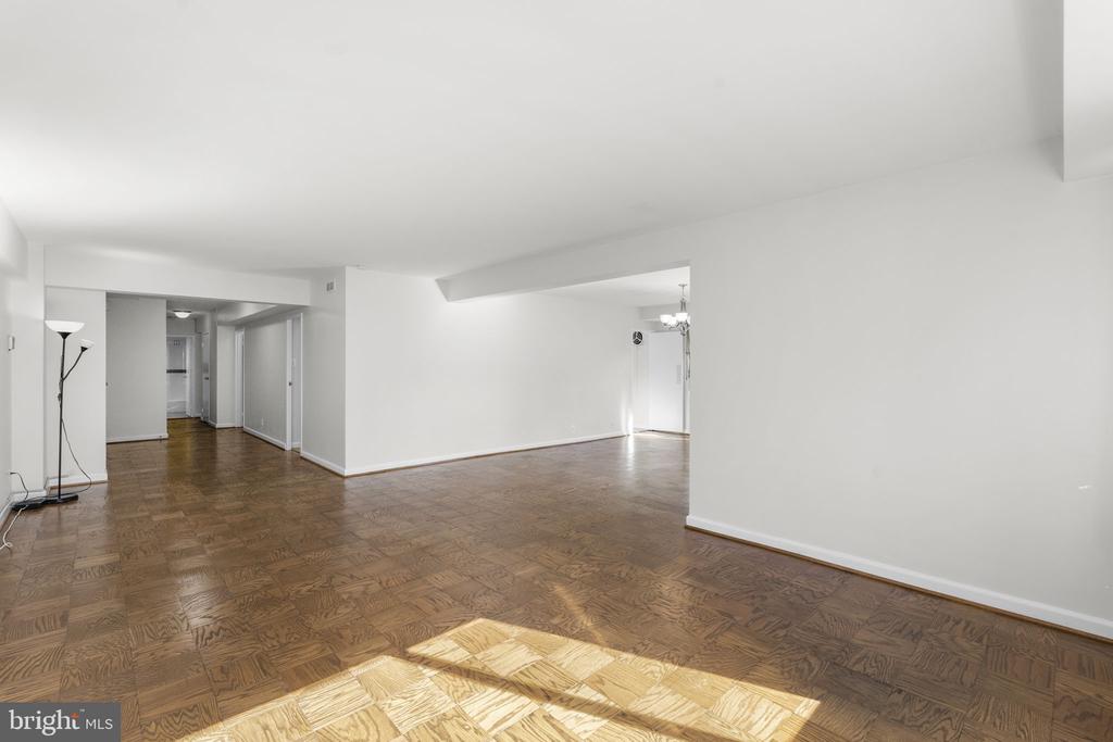 4201 CATHEDRAL AVENUE NW Unit: 215W
