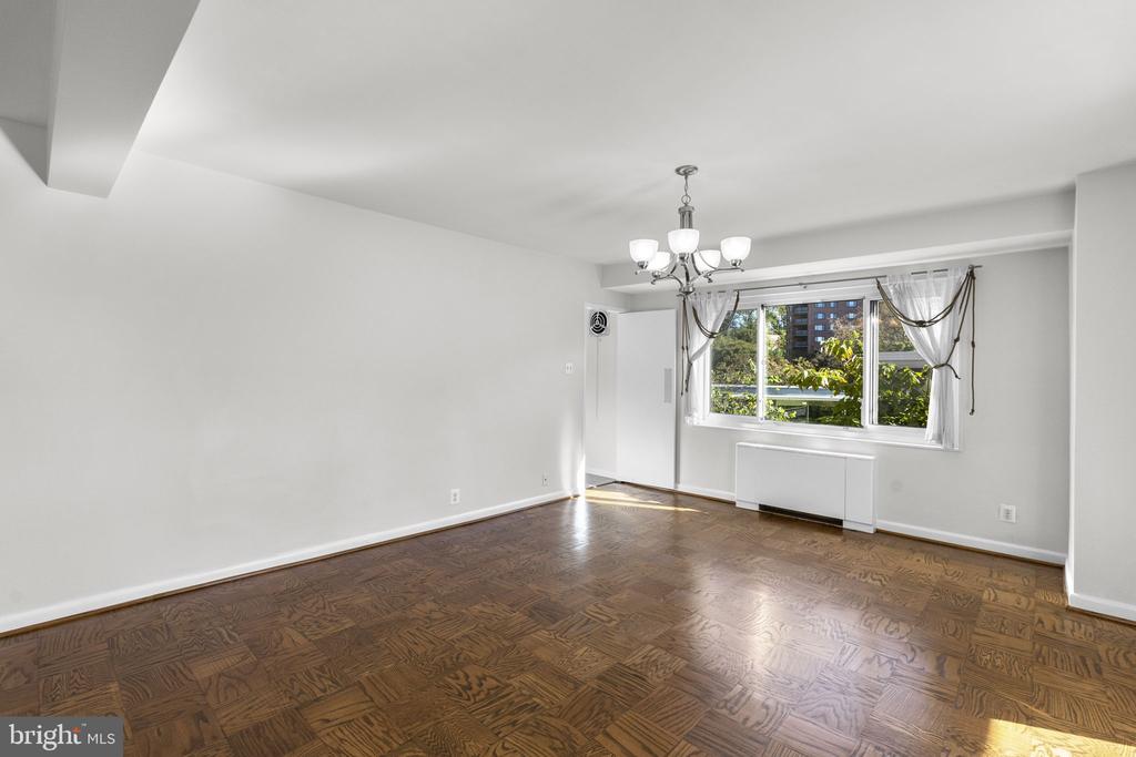 4201 CATHEDRAL AVENUE NW Unit: 215W