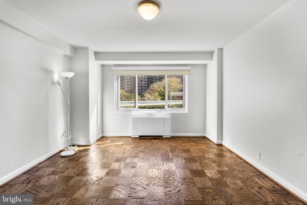 4201 CATHEDRAL AVENUE NW Unit: 215W
