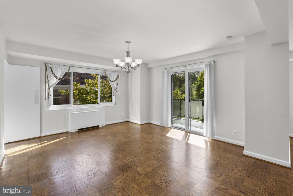 4201 CATHEDRAL AVENUE NW Unit: 215W