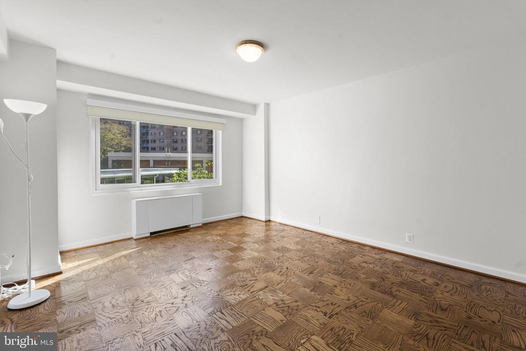 4201 CATHEDRAL AVENUE NW Unit: 215W