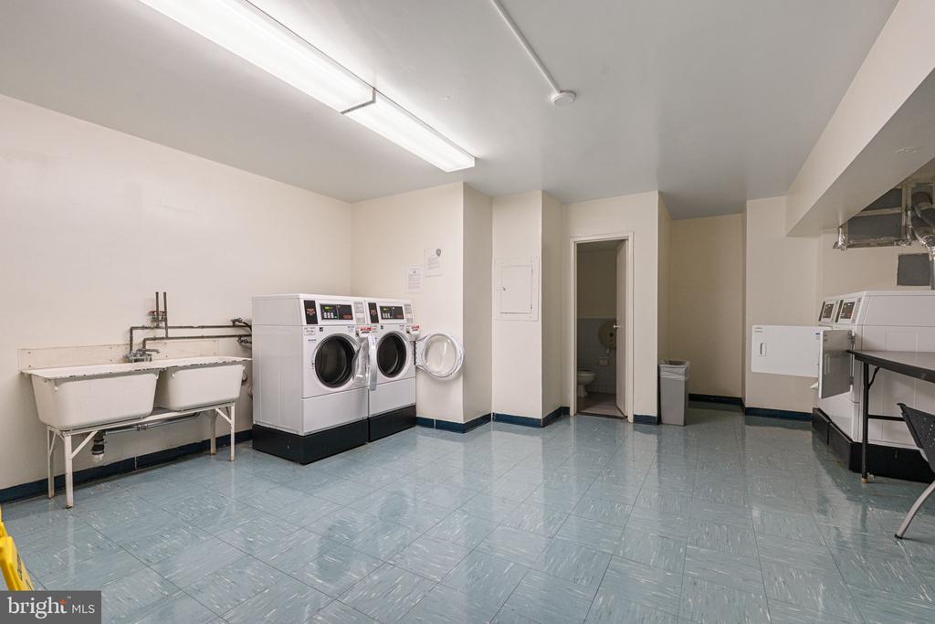 4201 CATHEDRAL AVENUE NW Unit: 215W