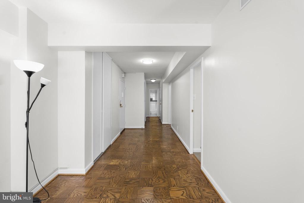 4201 CATHEDRAL AVENUE NW Unit: 215W