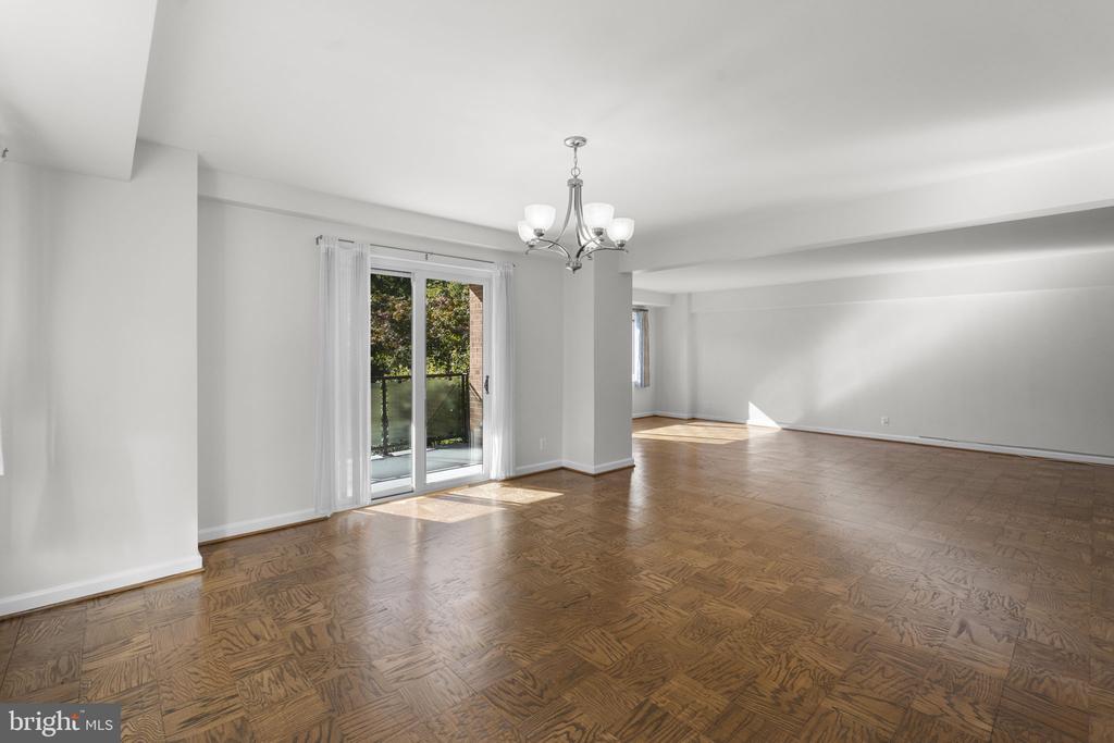 4201 CATHEDRAL AVENUE NW Unit: 215W