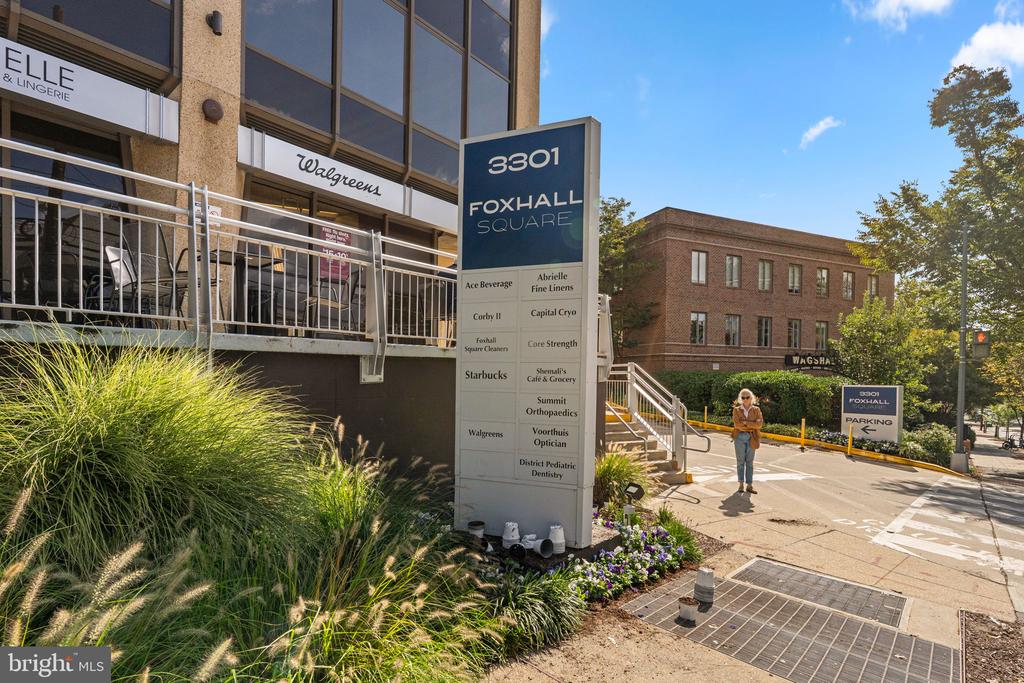 4201 CATHEDRAL AVENUE NW Unit: 215W