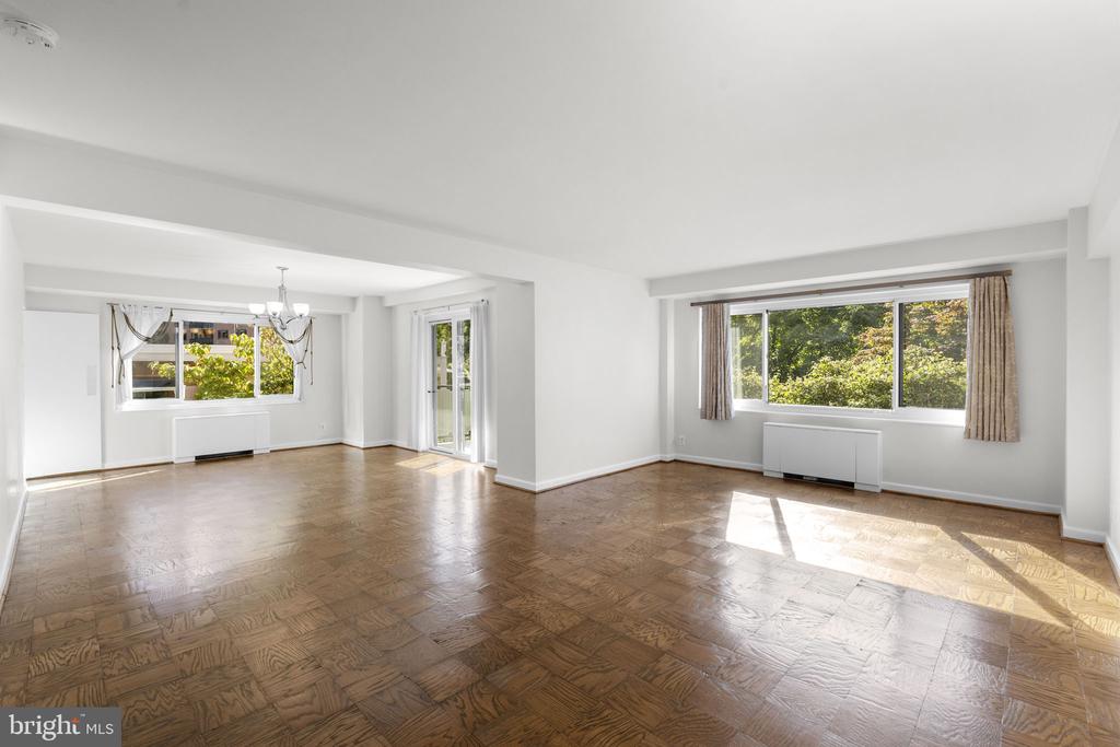 4201 CATHEDRAL AVENUE NW Unit: 215W
