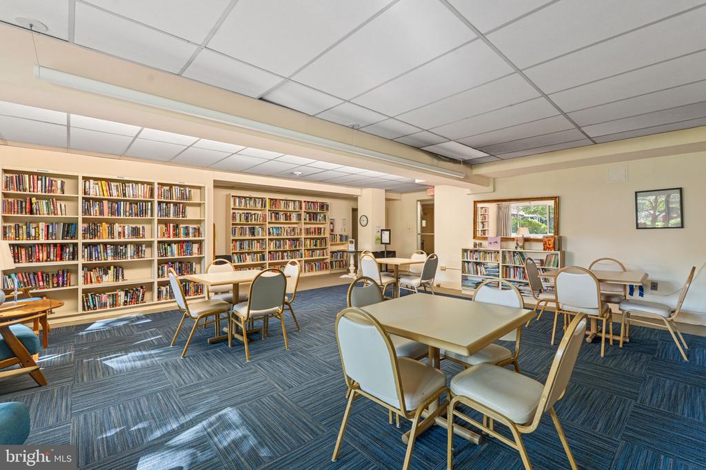 4201 CATHEDRAL AVENUE NW Unit: 215W