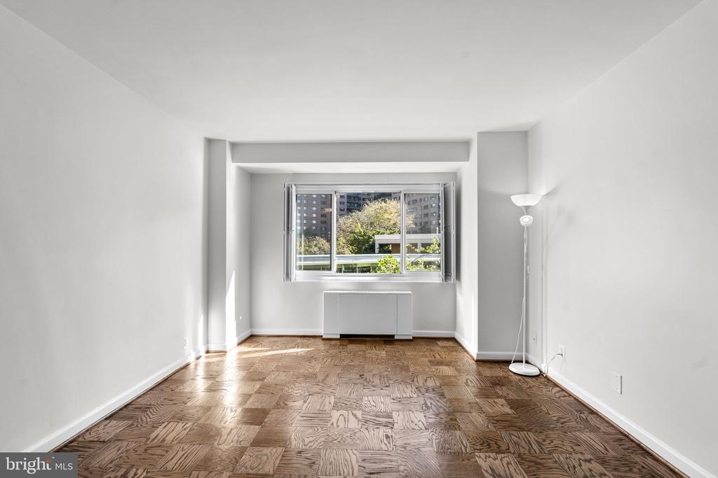 4201 CATHEDRAL AVENUE NW Unit: 215W