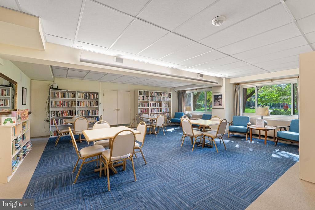 4201 CATHEDRAL AVENUE NW Unit: 215W