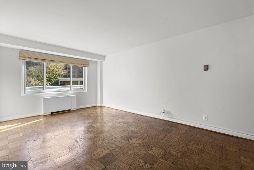 4201 CATHEDRAL AVENUE NW Unit: 215W