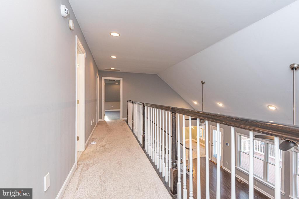 202 W MANOR DRIVE