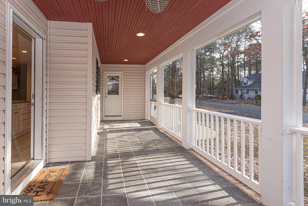 202 W MANOR DRIVE