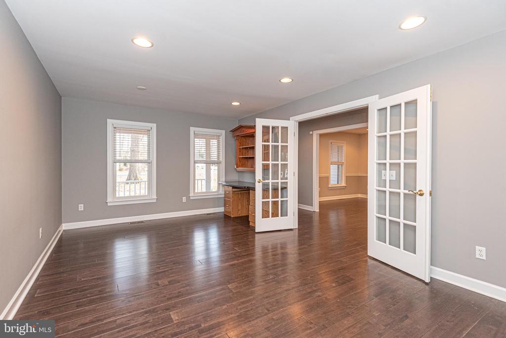 202 W MANOR DRIVE