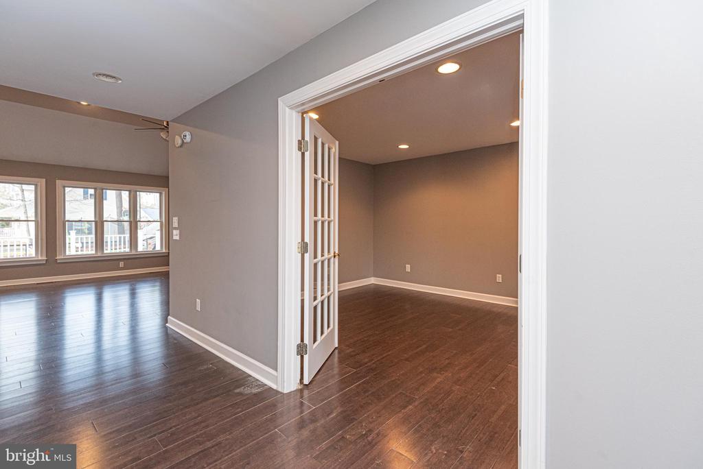 202 W MANOR DRIVE