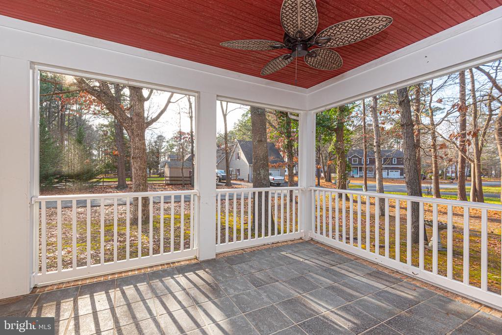 202 W MANOR DRIVE