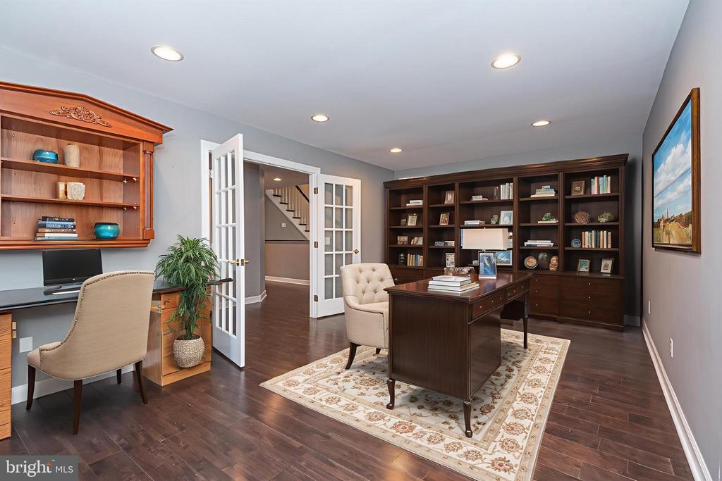 202 W MANOR DRIVE