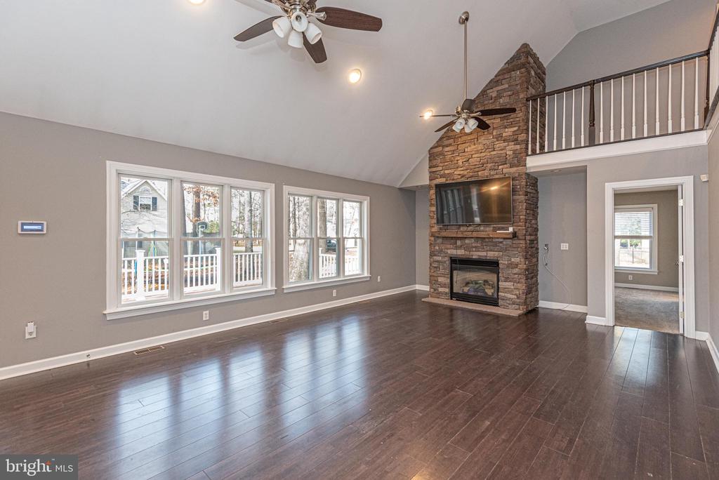 202 W MANOR DRIVE