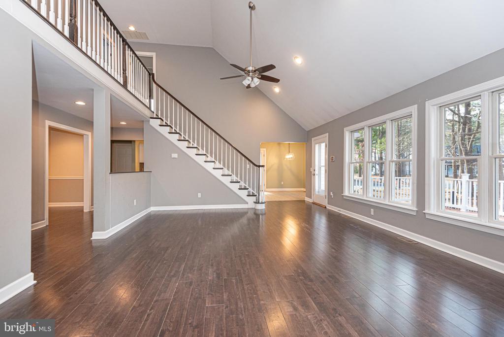 202 W MANOR DRIVE