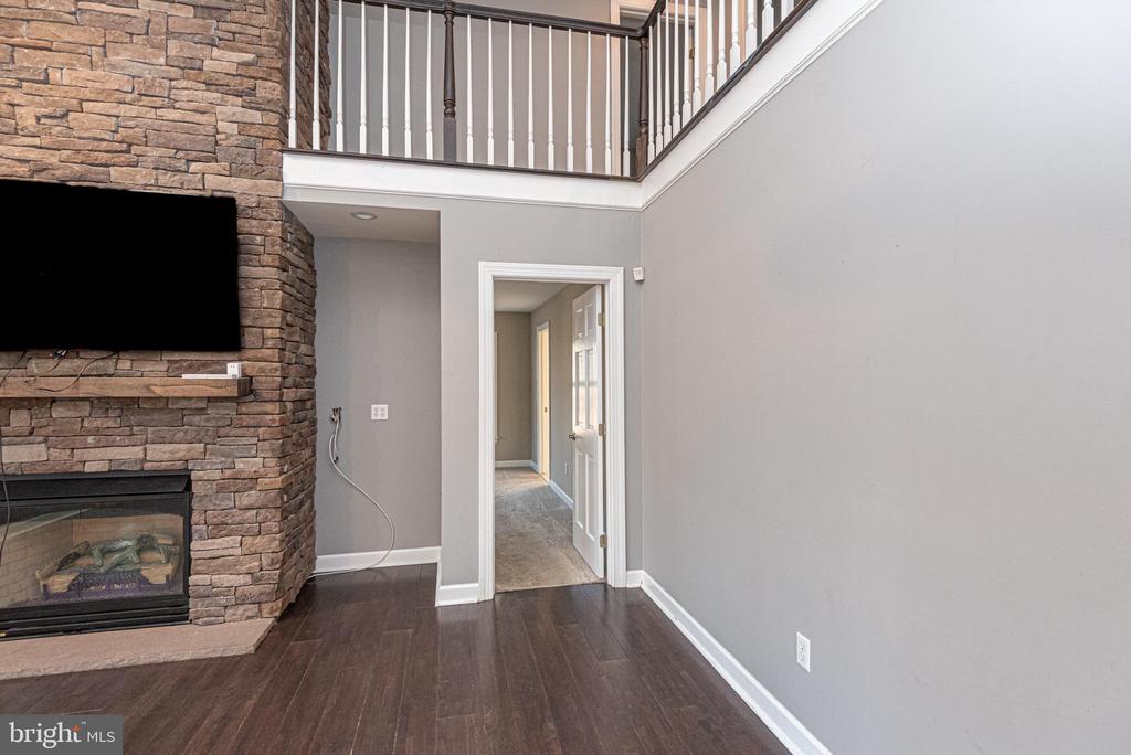202 W MANOR DRIVE