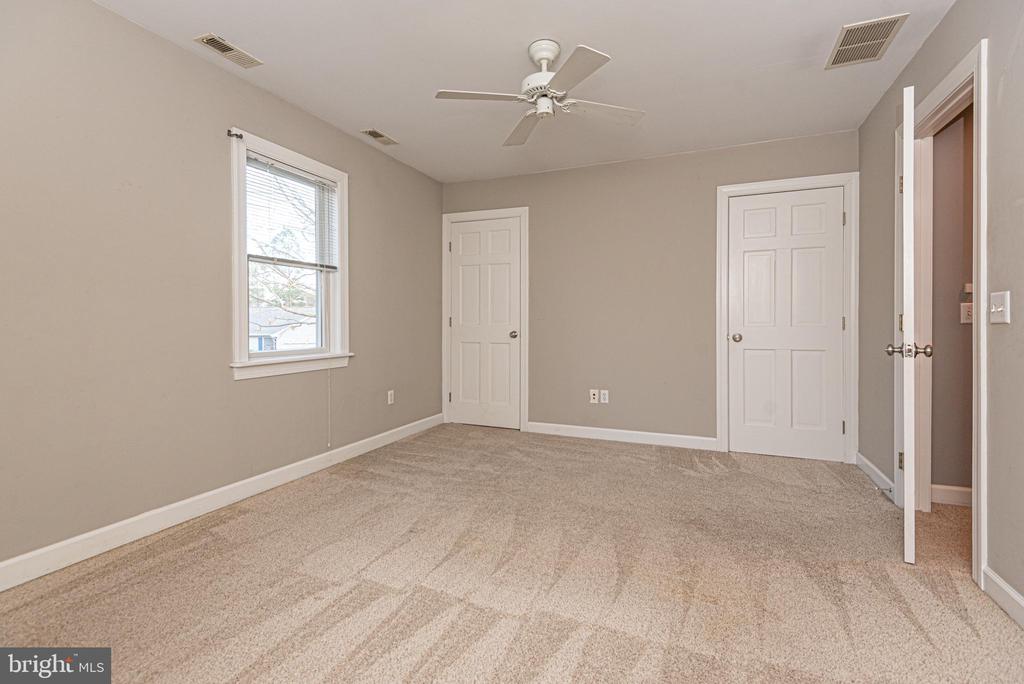 202 W MANOR DRIVE