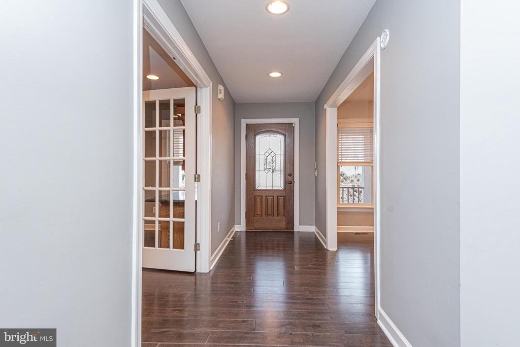202 W MANOR DRIVE