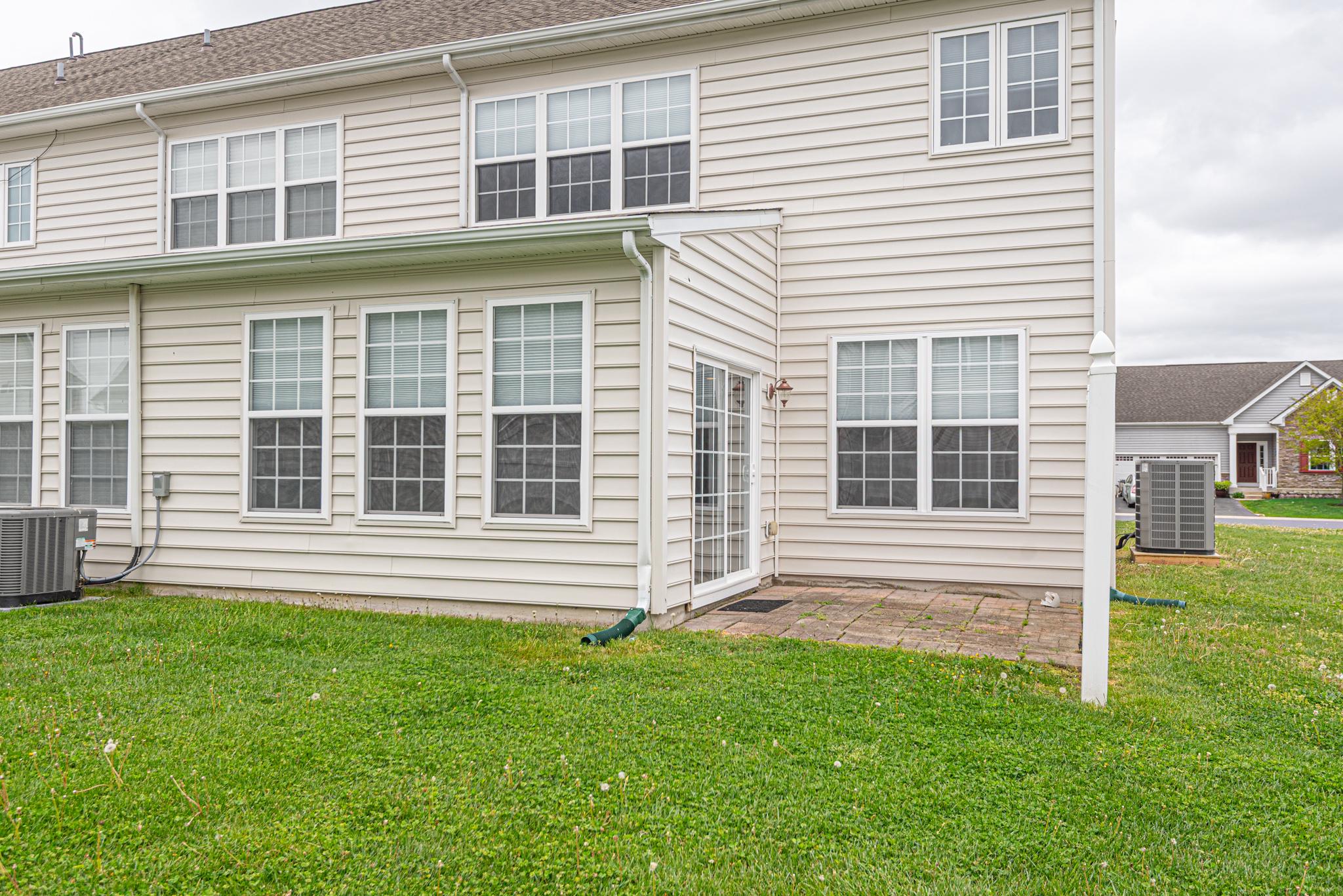 212 W BOURNE WAY