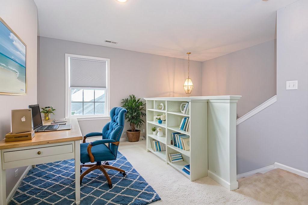 212 W BOURNE WAY