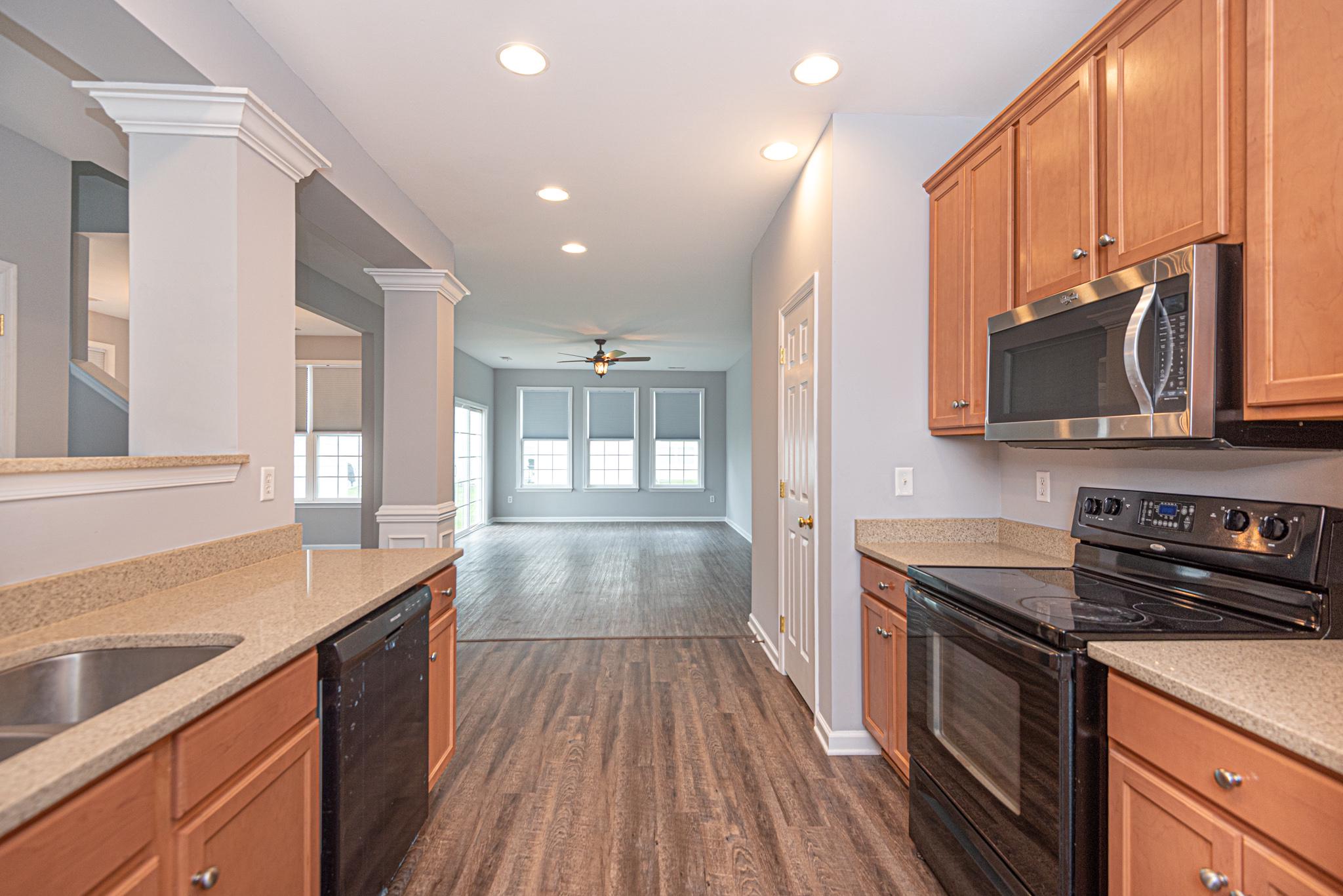 212 W BOURNE WAY