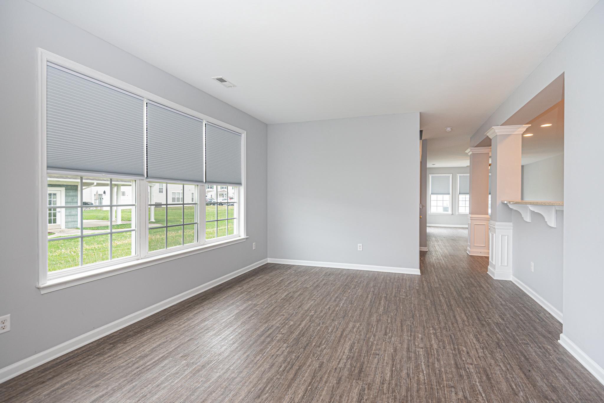212 W BOURNE WAY