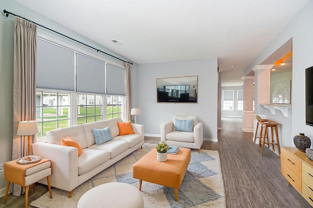 212 W BOURNE WAY