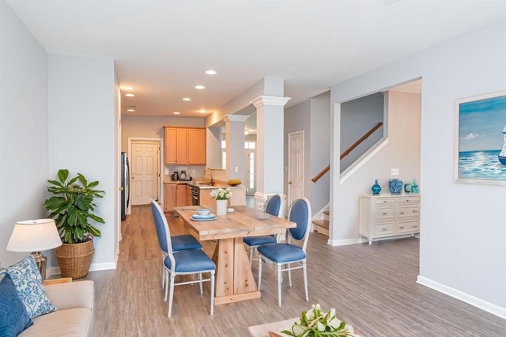 212 W BOURNE WAY