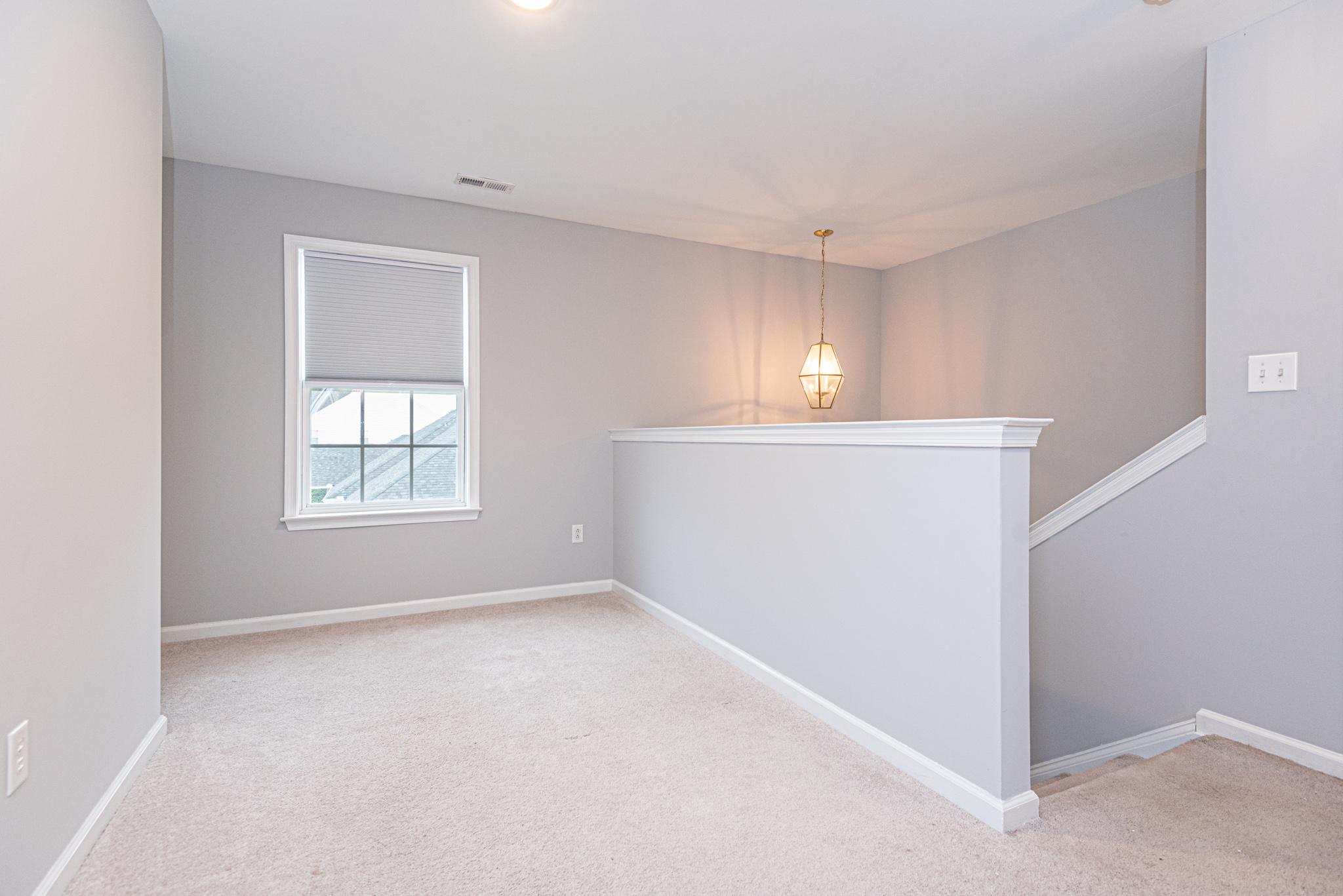 212 W BOURNE WAY