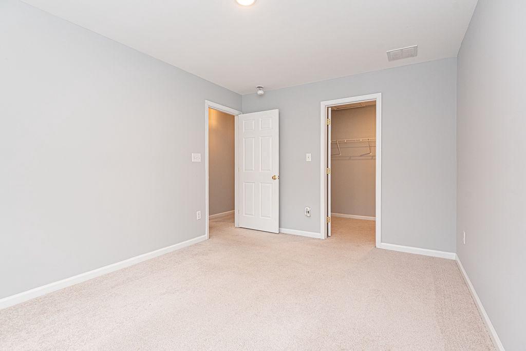 212 W BOURNE WAY