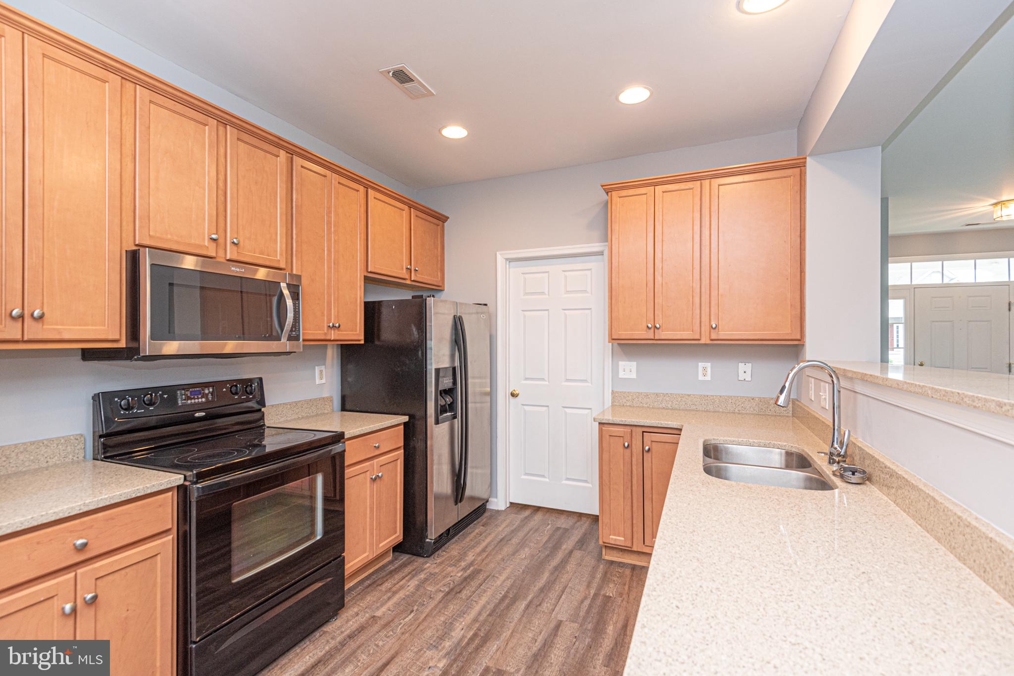 212 W BOURNE WAY
