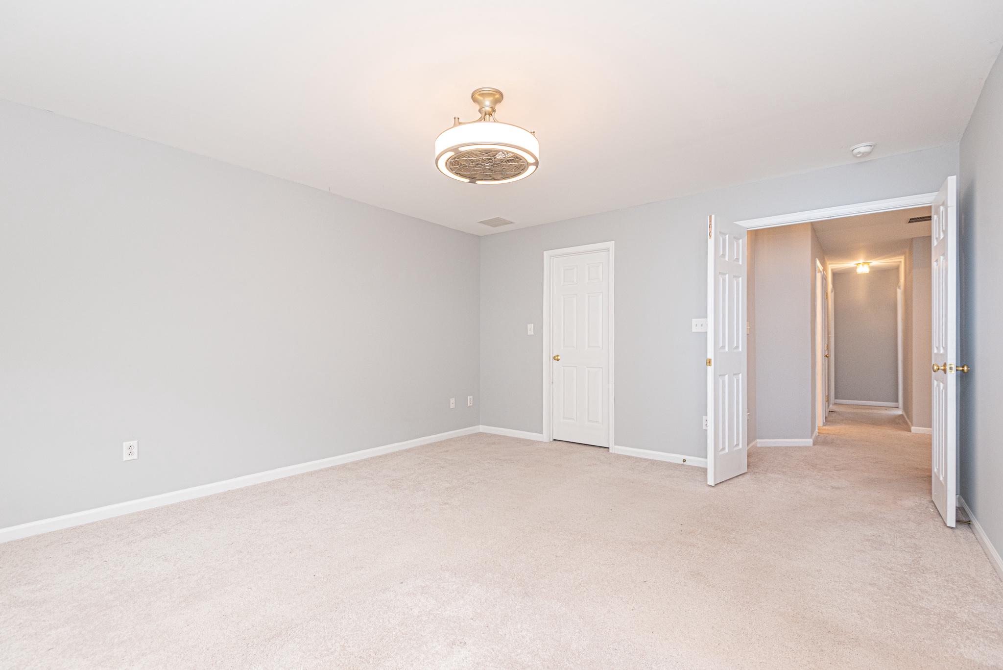 212 W BOURNE WAY
