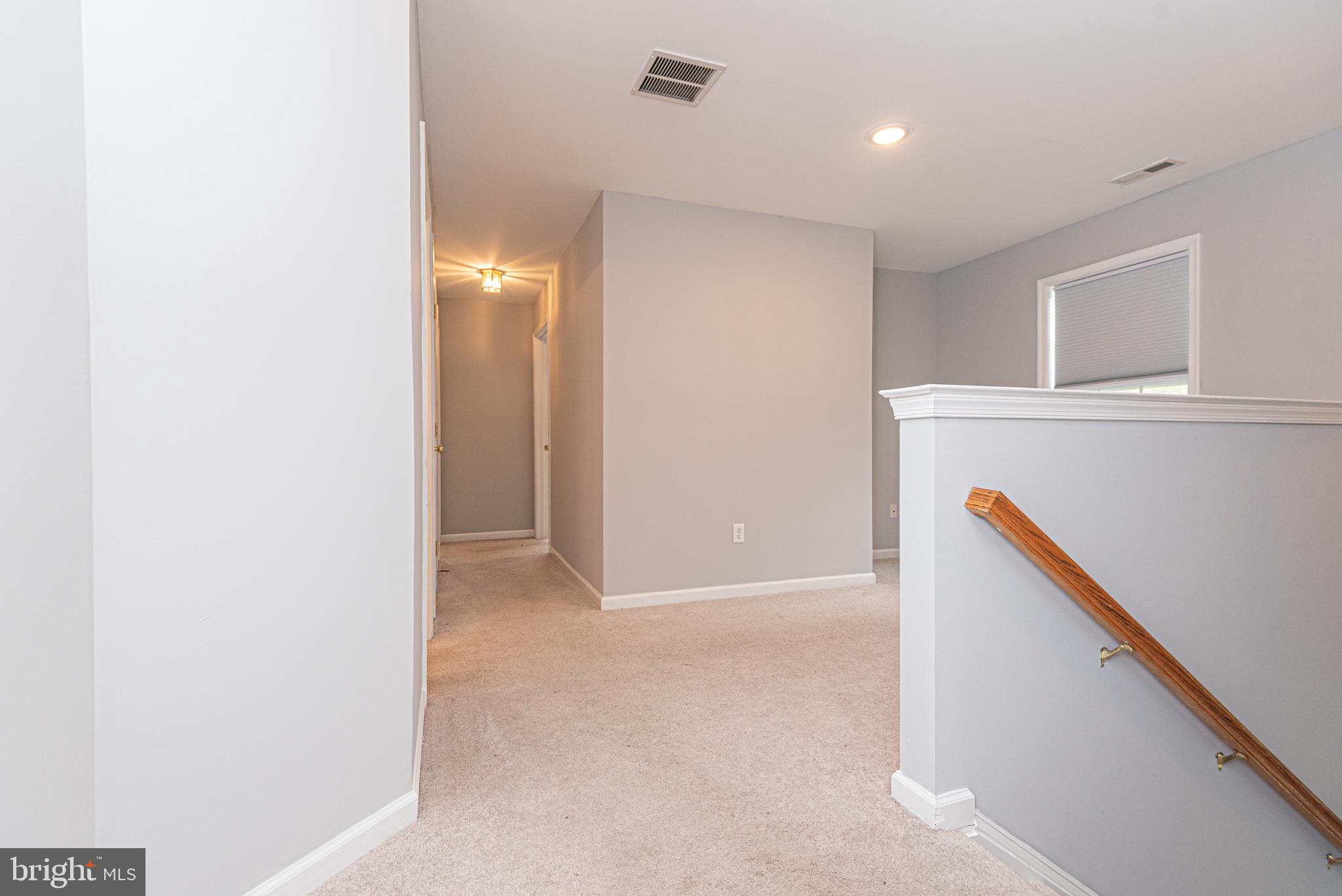 212 W BOURNE WAY