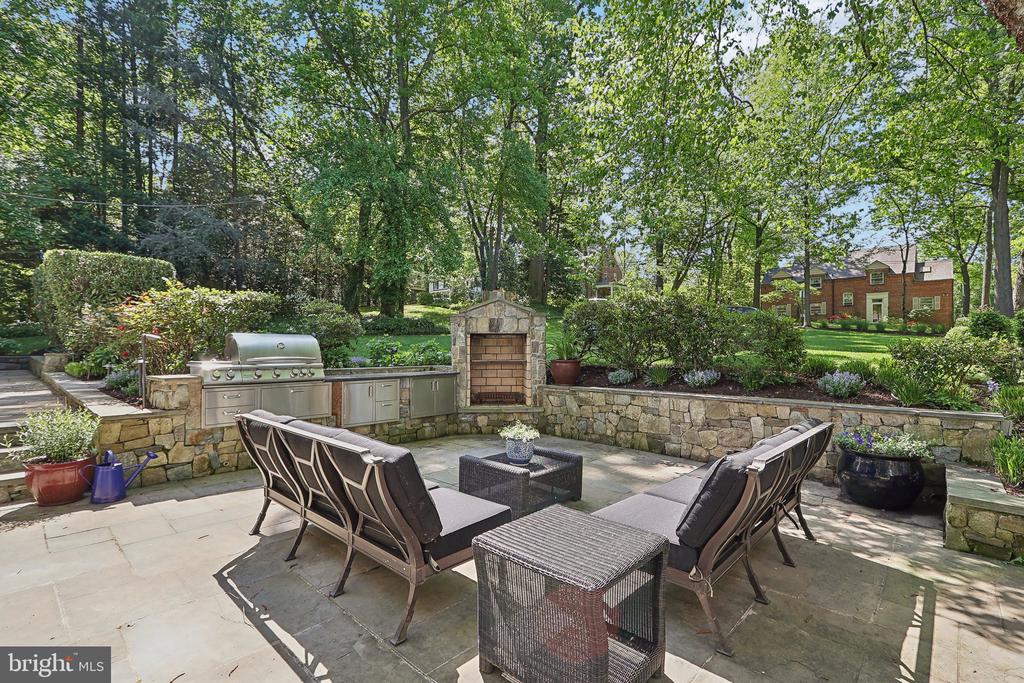 4919 Cumberland Ave